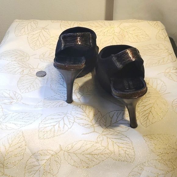 Donald Pliner Black Leather Heels Sandals Size 6 Made in Spain - Picture 5 of 15